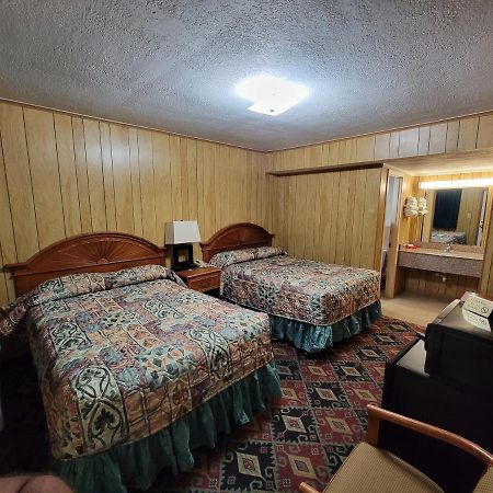 Eddy'S Motel Pleasanton Εξωτερικό φωτογραφία